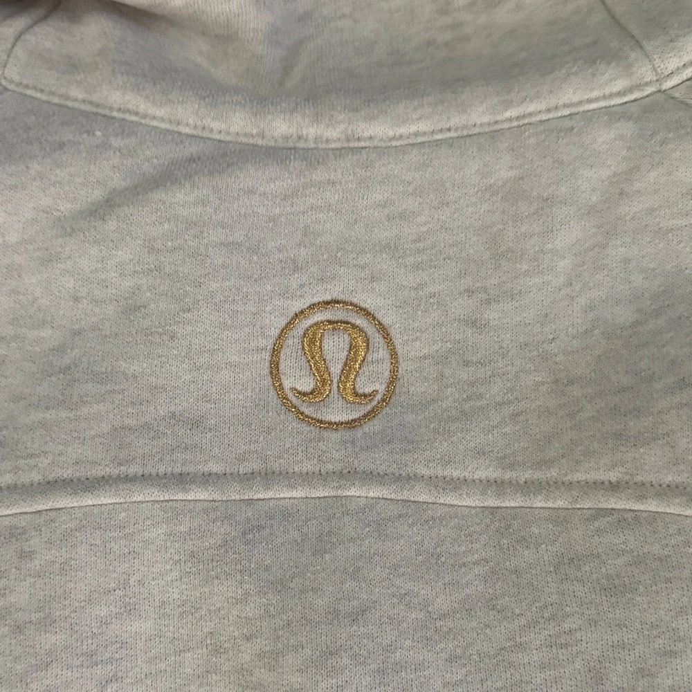Lululemon scuba women’s gray Half-Zip Pullover Sweatshirt with gold details - Picture 5 of 6